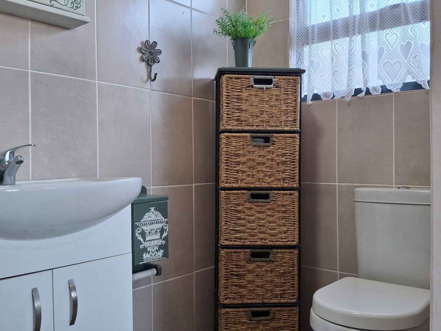 4 Bedroom Property for Sale in Kleinbaai Western Cape